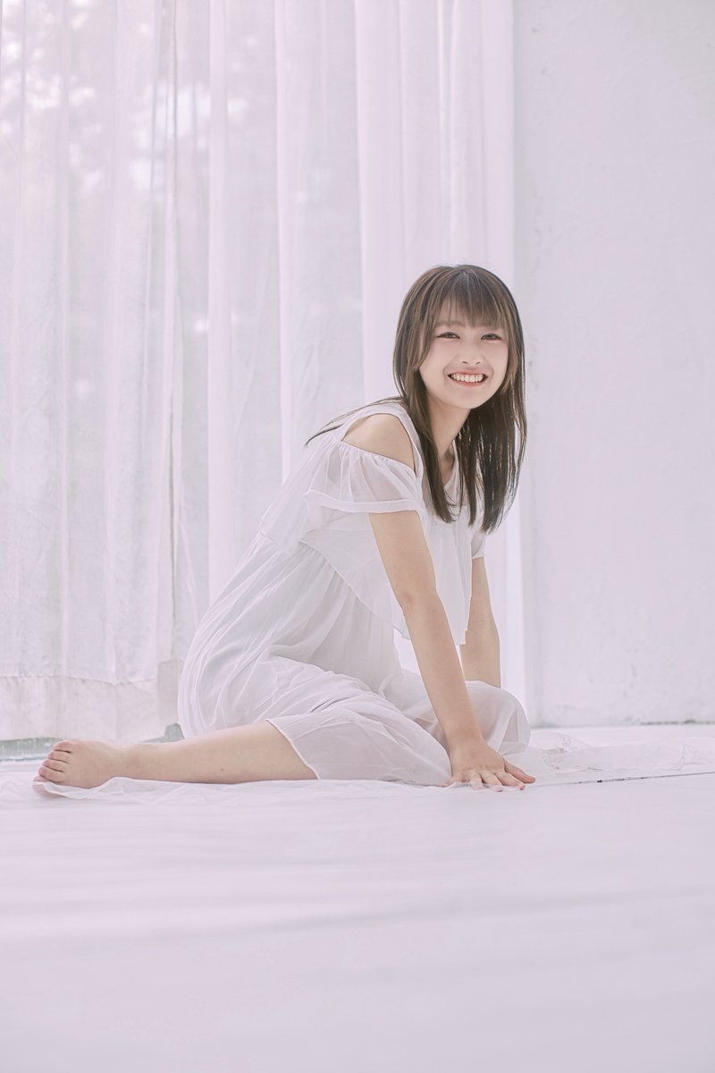 ほたる⚠︎プロフページ Pure white smile