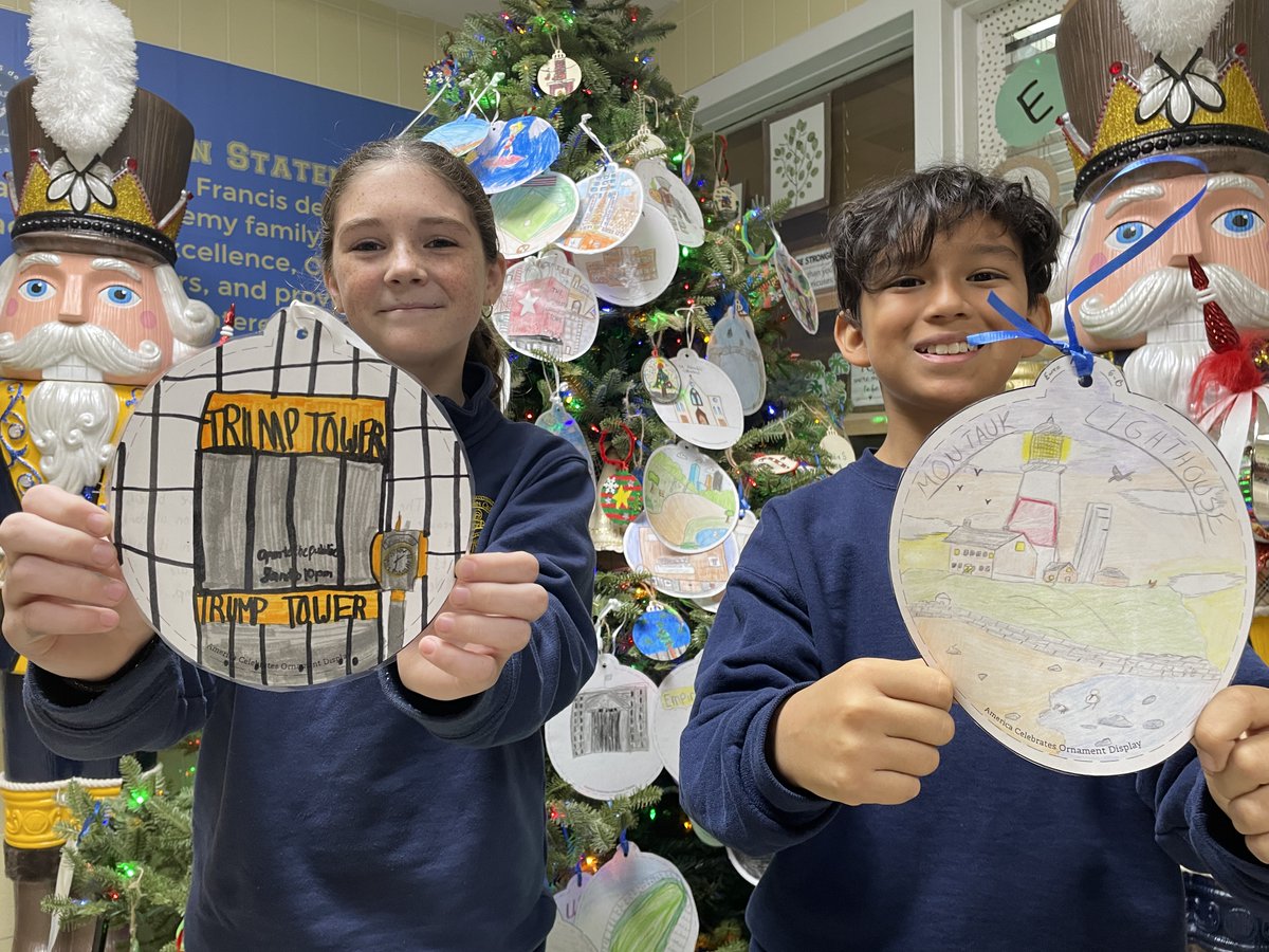 🎄🗽🍎The Statue of Liberty, the Empire State Building, Lincoln Center, the Coney Island Cyclone, Montauk Point Lighthouse — just a few of the New York State icons sixth graders from the <a href="/BrooklynDiocese/">Diocese of Brooklyn</a> drew on ornaments showed <a href="/PaulaKatinas/">Paula Ellen Katinas</a>. They now adorn a @whitehouse
