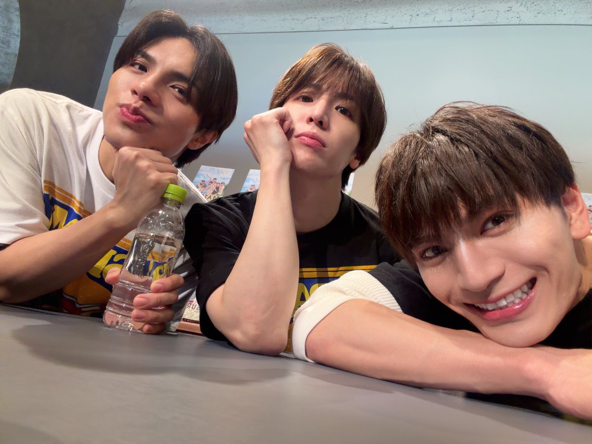 おはよう❤️‍🔥 今日も朝からラジオ収録 オンライントーク会 インスタ