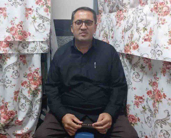 🔸نایب حاجی‌زاده؛ زندانی سیاسی‌ای که اجازه دیدن دخترِ در آستانه جراحی را هم ندارد»
 
نایب "مسعود" حاجی‌زاده ینگجه، زندانی سیاسی محبوس در زندان ارومیه، همچنان دوران محکومیت خود را بدون امکان مرخصی سپری می‌کند. 

حاجی‌زادە در مردادماه ۱۳۹۸بازداشت و بر اساس احکام مختلف قضایی در