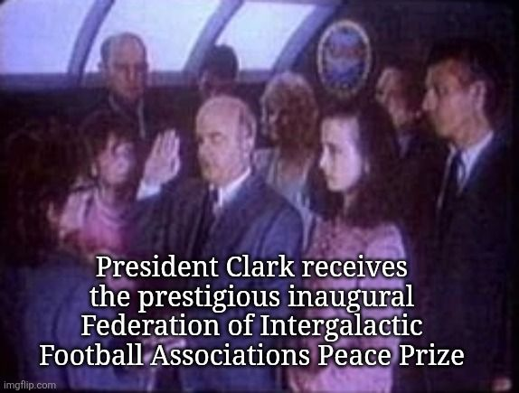 G7hdlGcXYAAgEjg?format=png&name=small