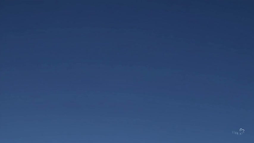 Cihath's tweet image. Ses traits delicats brillent d�une elegance que la camera a du mal a saisir.