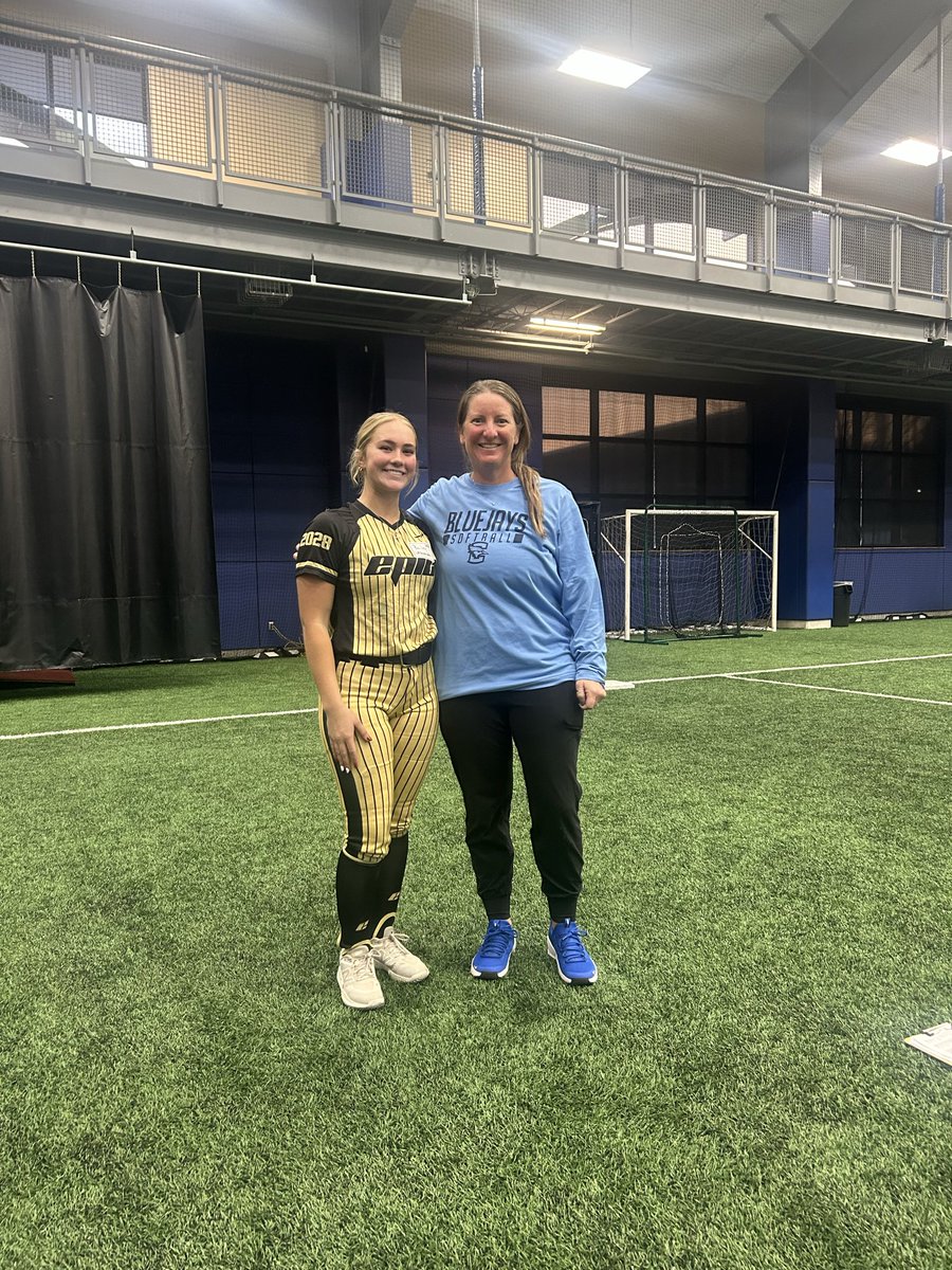 BaileyUhlenhake's tweet image. Thank you @BluejaySoftball for a great day of work!! I got to learn a lot of new stuff and enjoyed seeing the facilities!!
@CoachKristaWood @coachcolomb @GarrettFurnal @KjirstynNicole 
@EpicNational16u #des #GoJays
