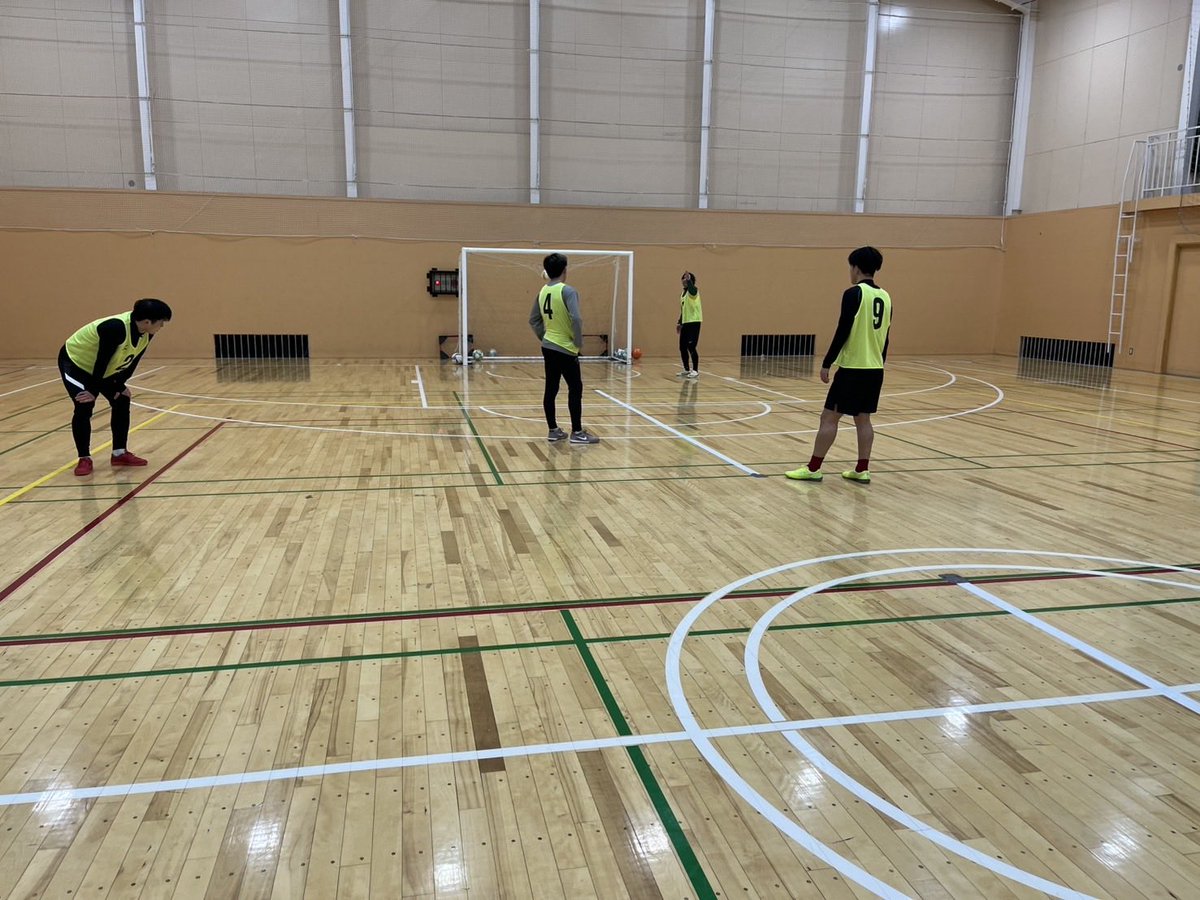 mcuroboros1's tweet photo. 《チーム練習》 R7.12.4
19:30〜21:30  @南河内東体育館

エピソードトークが無くても、今回もトレーニングしました！

#トレーニング
#ウロボロス
#フットサル
#栃木県フットサルリーグ
#選手募集
#スタッフ募集
#お菓子の城那須ハートランド
#あんどうこどもクリニック https://t.co/P2sHoAwzsO