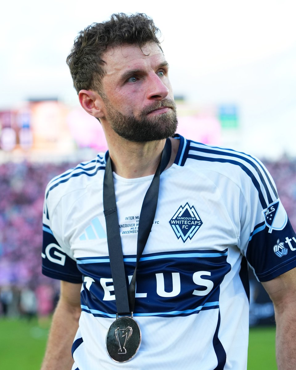 Thomas Müller applauded the traveling Vancouver Whitecaps fans after their MLS Cup loss in Miami 👏