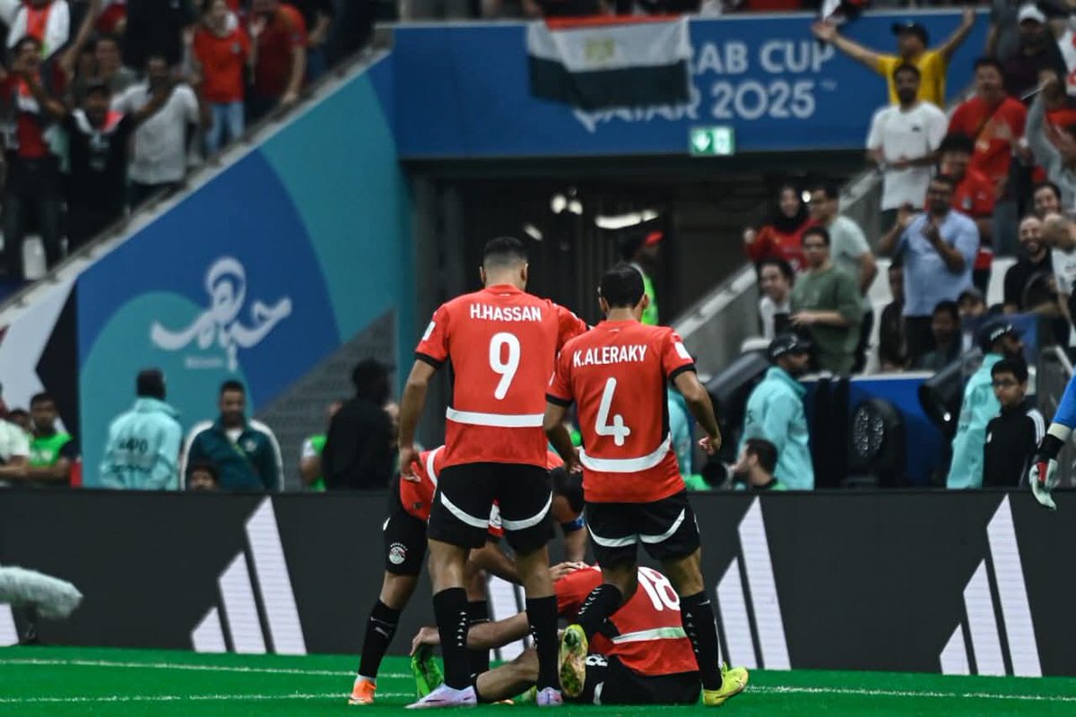 لقطات من مباراة منتخب مصر والإمارات بعد التعادل الإيجابي في بطولة كأس العرب

#منتخب_مصر #مصر_الإمارات #عمرو_السولية