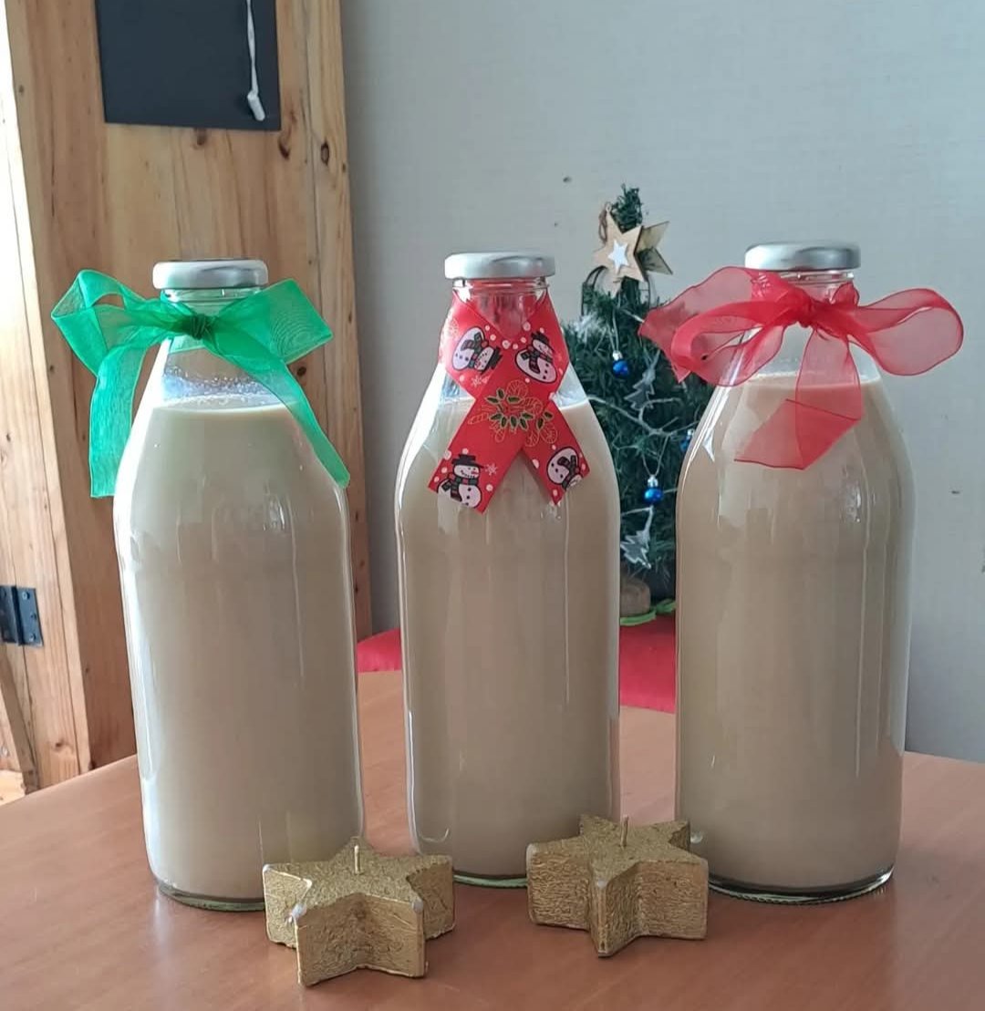 _solesandoval's tweet image. Gente: voy a comenzar a tomar pedidos para botellas de colemono receta casera 🌲🎁🧑🏻‍🎄
La botella de litro a sólo $8.500.
Consulten no más!
Podemos entregar en el metro Irarrázaval o cercanos.
Me ayudan con un RT?