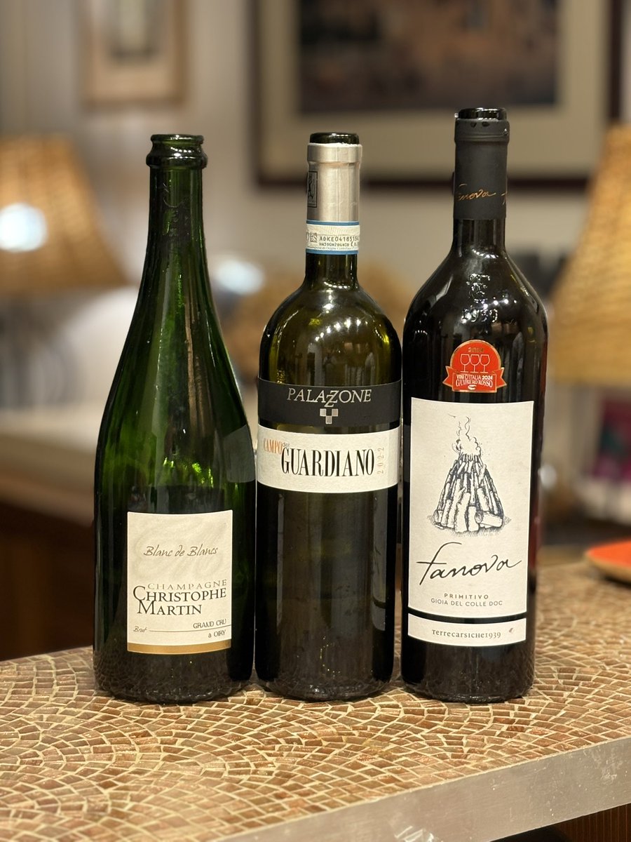 ChPaillet21's tweet image. Dîner italien entre amis.  
Antispasti
Risotto al tartufo 
Panettone / Gelati 
Champagne 
Blanc d’Ombrie 
Rouge des Pouilles 
😋😋😋