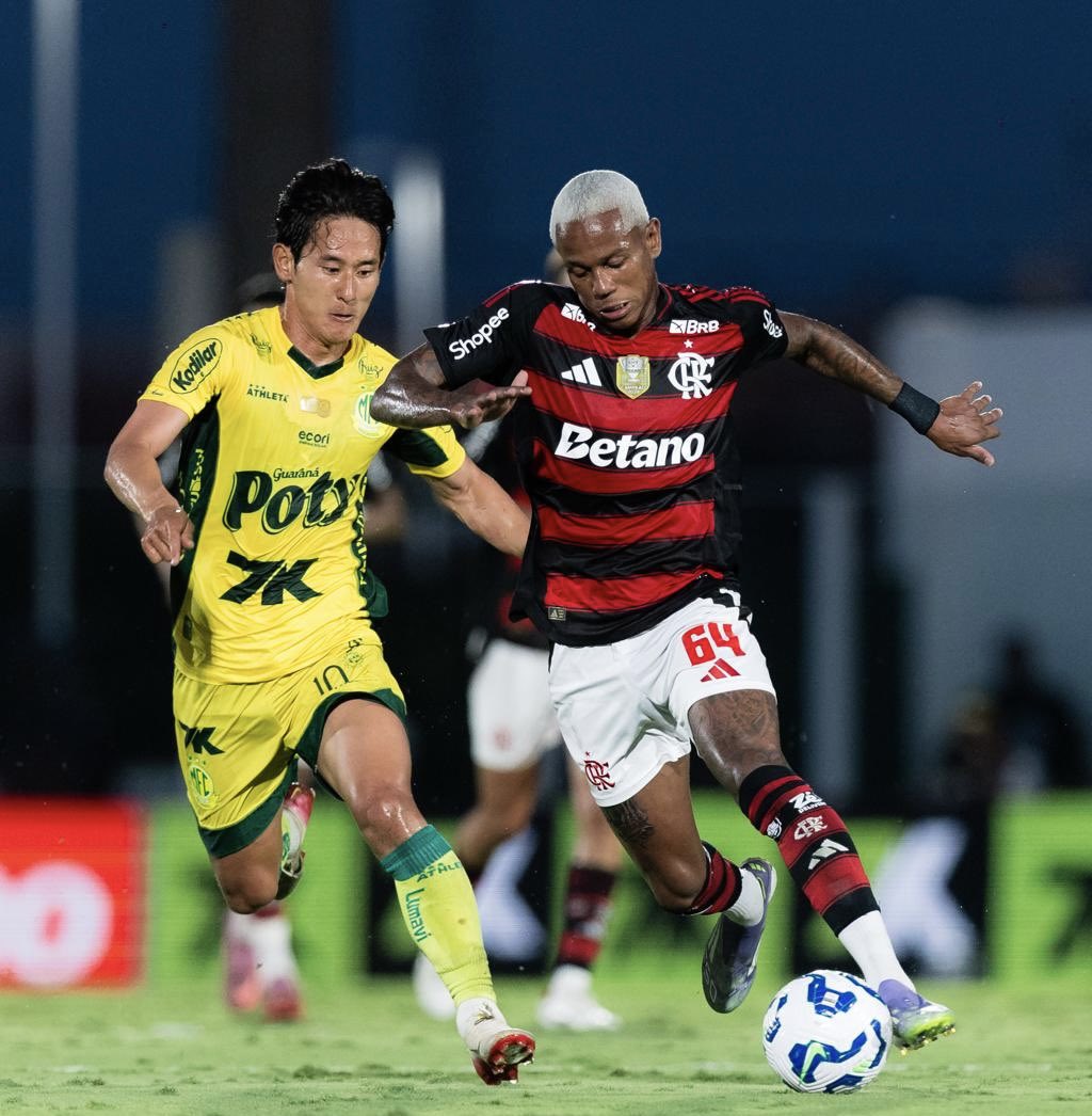 NO FIM, UM EMPATE

Na última rodada do Brasileirão, o eneacampeão Flamengo empatou em 3 a 3 com o Mirassol, fora de casa, na noite deste sábado (06/12).

📸 Caique Coufal/CRF