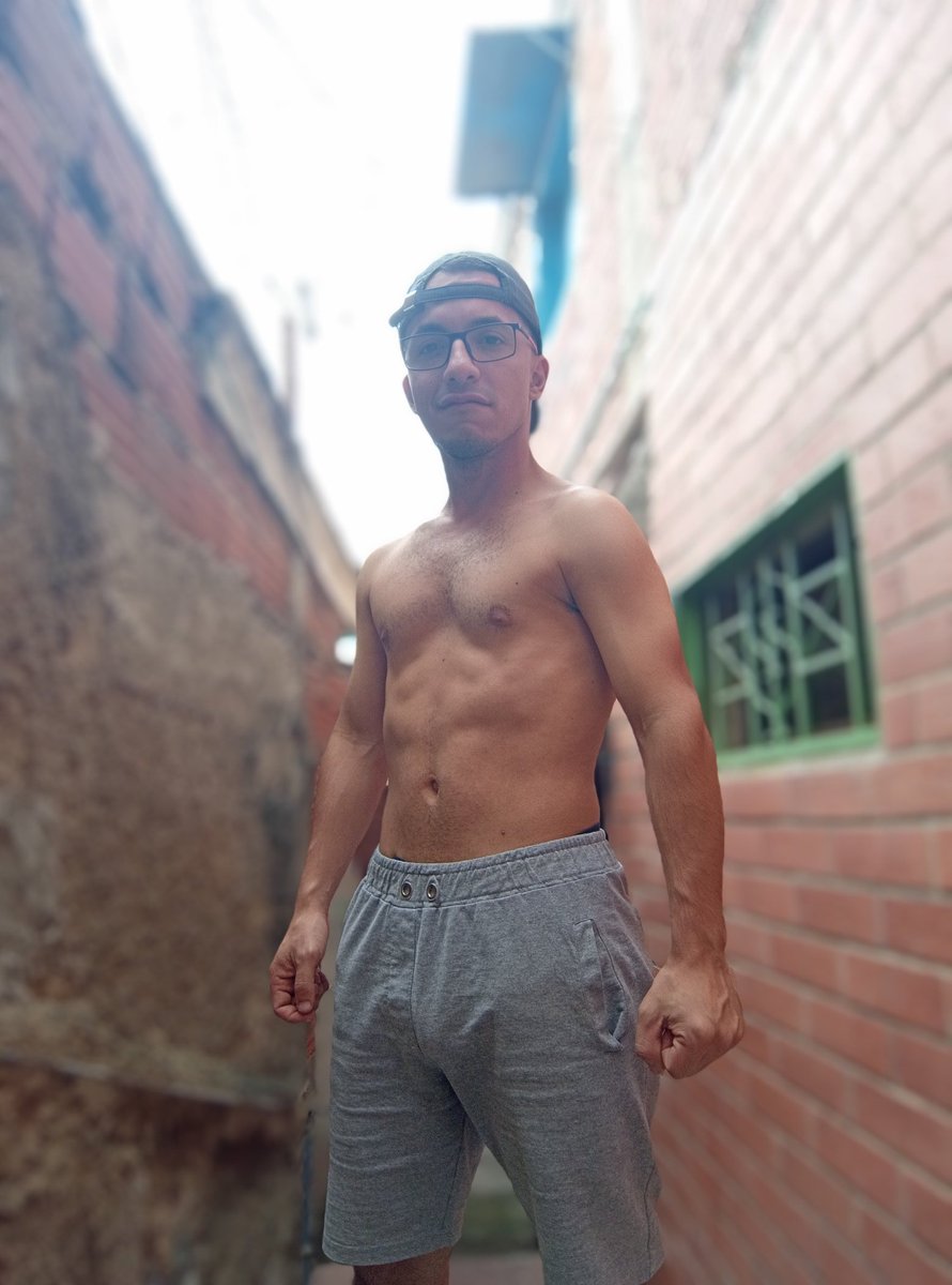 alejk07's tweet photo. 💪 https://t.co/PeIVQcB7Xi