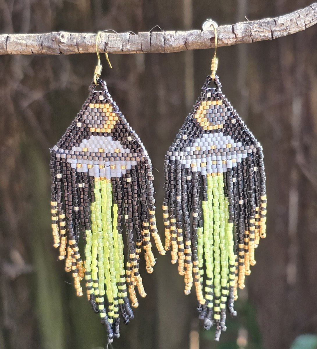 The Truth is Out There... beaded UFO earrings available in my Big Cartel store at lovealaskadesign.bigcartel.com. Got these beads on sale, so they're priced lower than usual! #NativeMade #AlaskaNative #FirstNations #UFO #SettlerSaturday