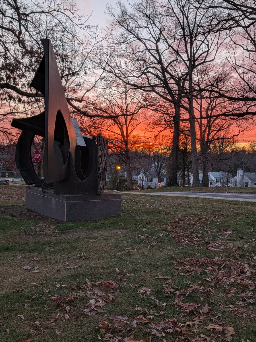 FriendsRcb's tweet image. Mother Nature provided us another beautiful scene outside with this sunset before our show tonight! Come join us for The Nutcracker at 7:30 pm.  A few tickets are still available.