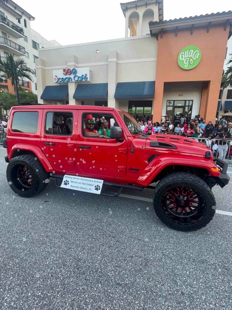 RollingGreenEl's tweet photo. The Pride had a great time at the Boynton Beach Parade today! Shout out to the RGES Cheer Club and our Multicultural Club for participating.
#Roaringwithpride https://t.co/8n8ALF3SHE