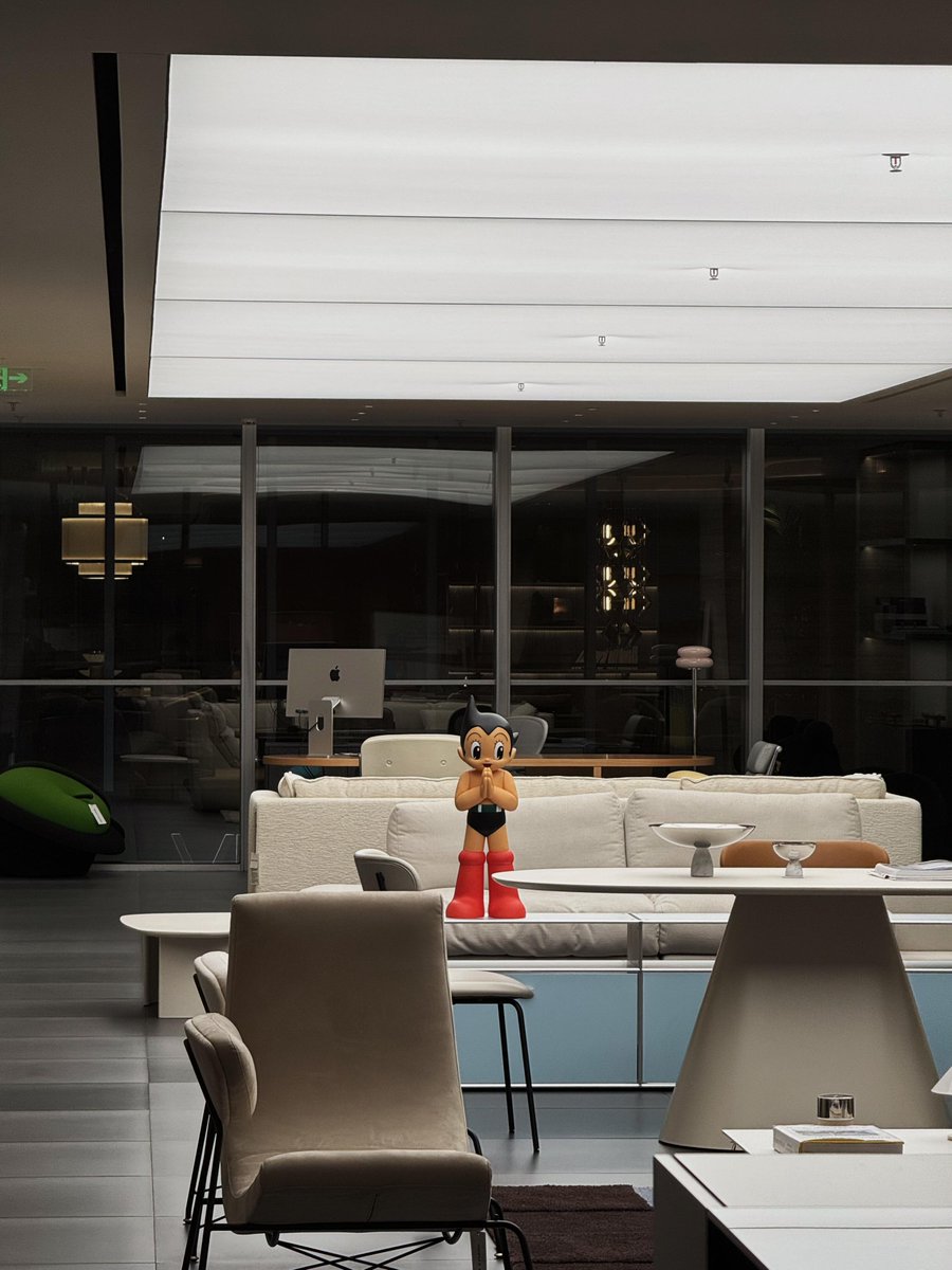 Hdafrefs's tweet image. モダンな部屋に、アニメキャラクターがぴったり！どこか懐かしい気分