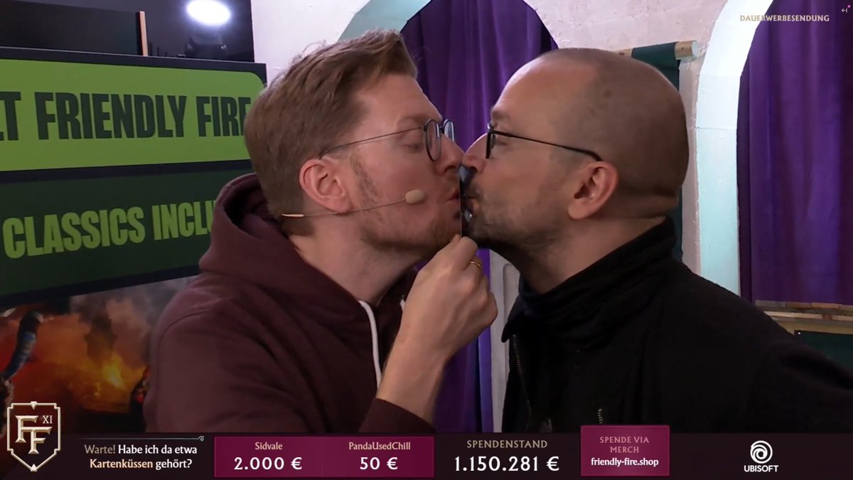 KARTENKÜSSEN!!1 👀
#FriendlyFire11