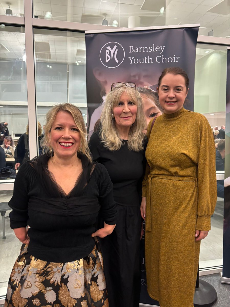 Wortlee1853's tweet photo. Excellent evening as always with  @BarnsleyChoir &amp; great support for these talented young people from @MarieTidball @Steph_Peacock &amp; @DanJarvisMBE The passion &amp; commitment shown by everyone in this organisation is heart- warming. I can’t think of a better way to spend a Saturday! https://t.co/SQXClFlm3J