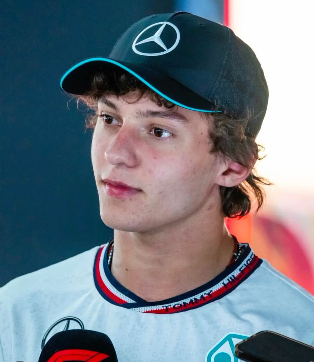 SCUDERHEA's tweet image. Another Kimi post race blush appreciation tweet bcs #whynot