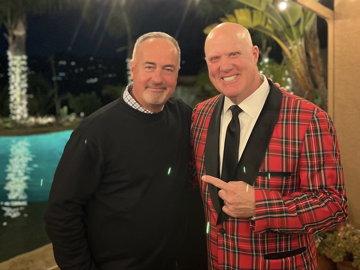 DonOrsillo's tweet image. Great night last night with my guy Mudly! Had us to his home again to celebrate the Holidays. He is always dressed for the occasion 😂 @Padres