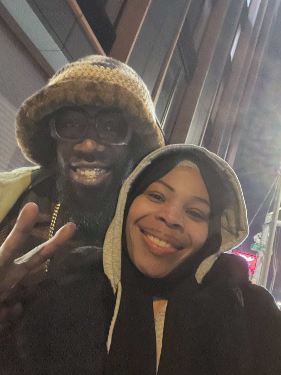 Eazy gone say, I banned yall in yall city cause he not from here. But everybody in there think you corny for that! 

This my city!