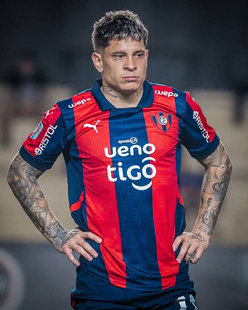 DanielNicolaus's tweet photo. Esta camiseta realmente merecía ser recordada así,
Bien vos @PUMAParaguay este año, superate en el 26 https://t.co/M58JlLQcRZ