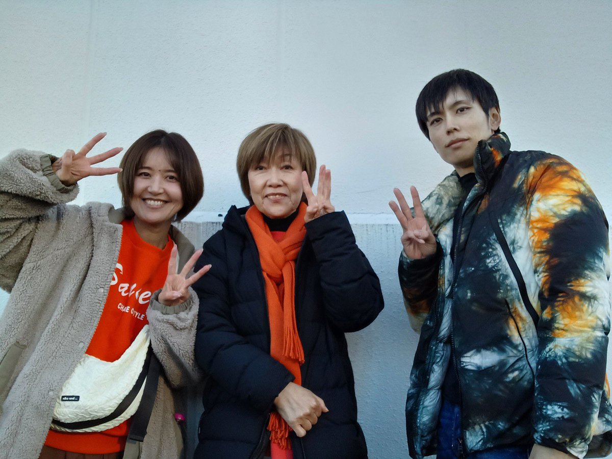 本日は、第一支部の本年最後（おそらく）の辻立ちを行いました。 遠方