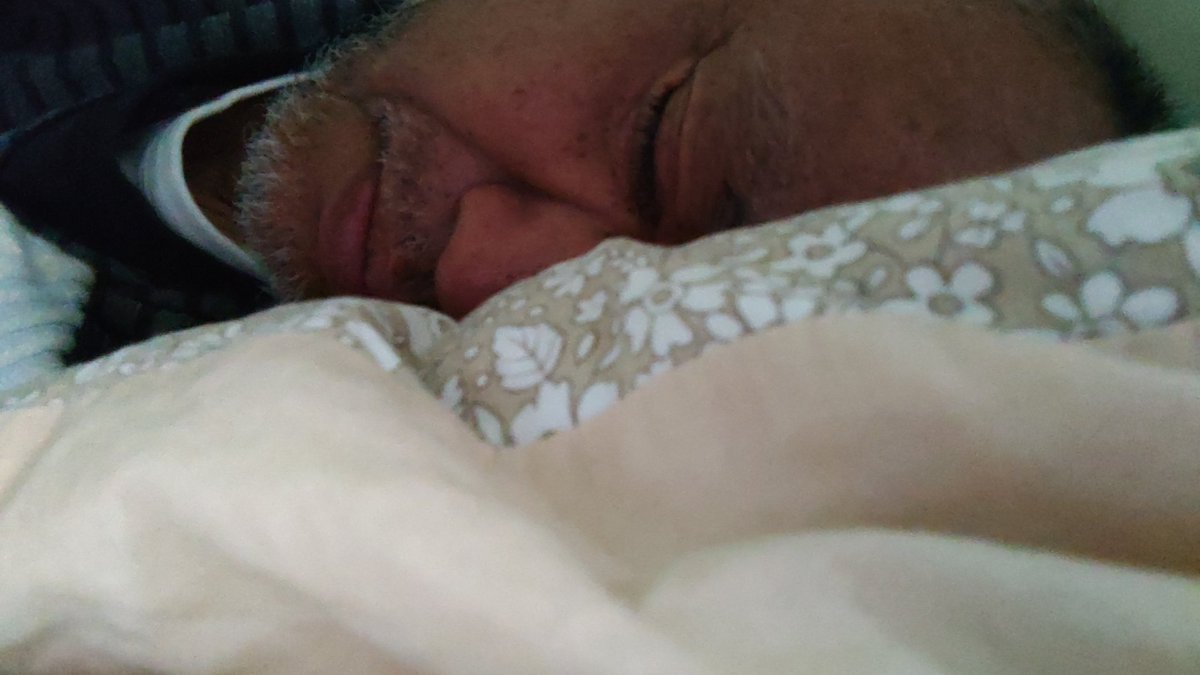 起きなきゃ。
血圧測らなきゃ。