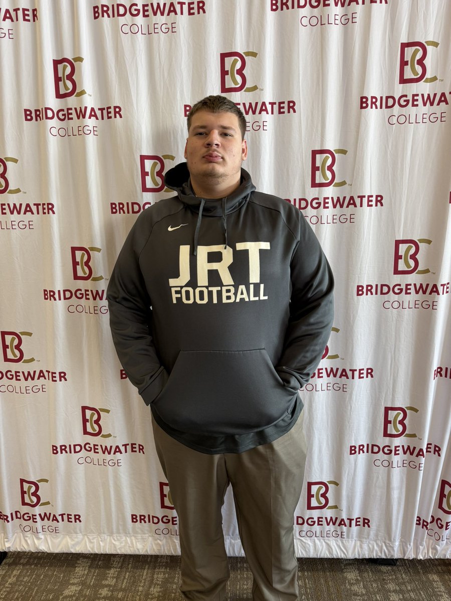 CoachMesser74's tweet image. Great day for @olcjmesser, my wife and myself. Official visit @BH2OFootball was absolutely amazing. Thank you to all the coaches for an amazing experience.