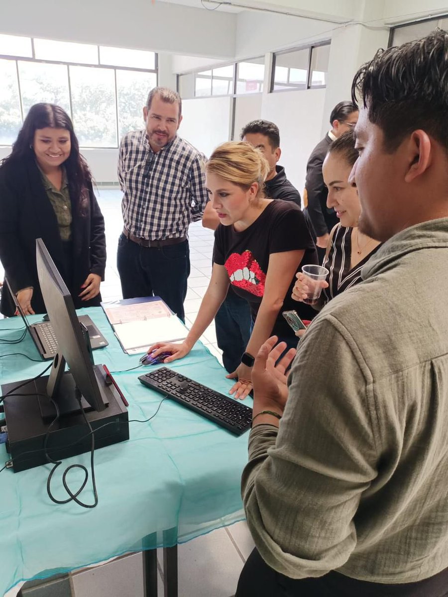 SoyUTIM's tweet photo. 🚀 Proyectos integradores de Ingeniería en Desarrollo y Gestión de Software y Lic. En Contaduría
Talento que inspira: soluciones innovadoras y profesionalismo. ¡Orgullo UTIM! #UTIM #Innovación #LíderesEnGestión https://t.co/7Tu7jcDdIO