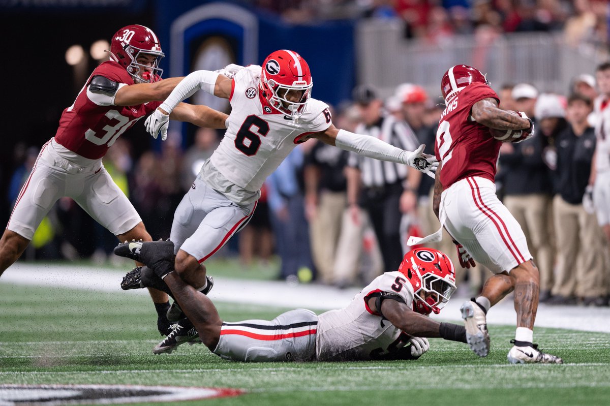 RadiNabulsi's tweet photo. Georgia held Alabama to -3 yards for the game.

Alabama just held. https://t.co/tBnwCKWhbt