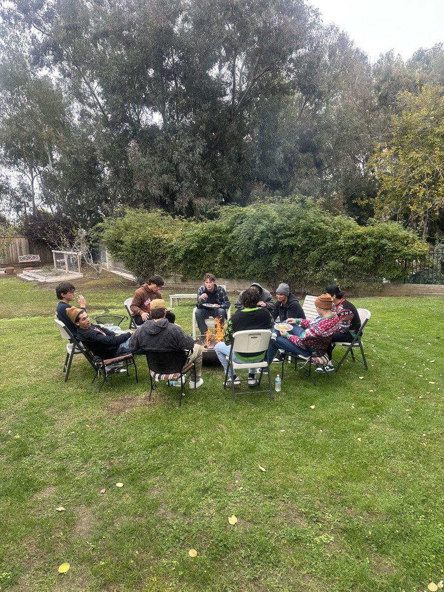 FCCRAMSBASEBALL's tweet image. Had a great time celebrating the holiday season with our 2026 Rams!! #GoRams 🐏⚾️🎄🎅