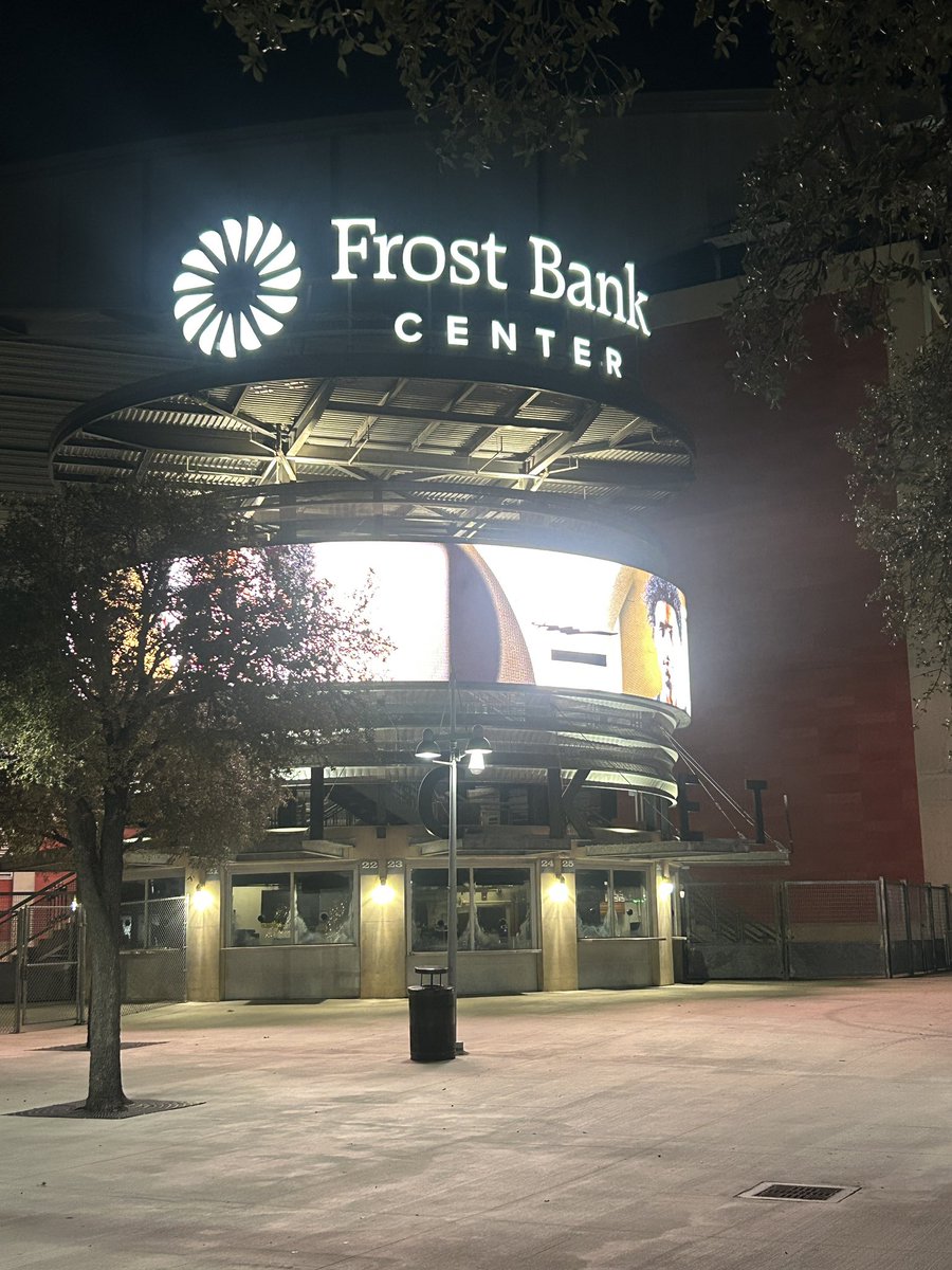 In the house for #PitbullRoach