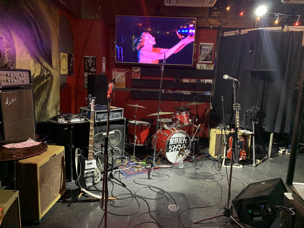 t4stereo's tweet photo. 12/6福岡市dark roomで開催された鮫肌尻子とダイナマイトによる超宇宙時代ゲット・バック・ロック ツアーファイナルに音響PAよんでもらいました #COCONA #XG #張本智和 #ムスリム礼拝 #天安門事件 #precure #レーダー照射 #自衛隊機 #こんなひどい総理は初めてだ #UFC323 #まんが日本昔ばなし #Happy https://t.co/yjLlD91OSg