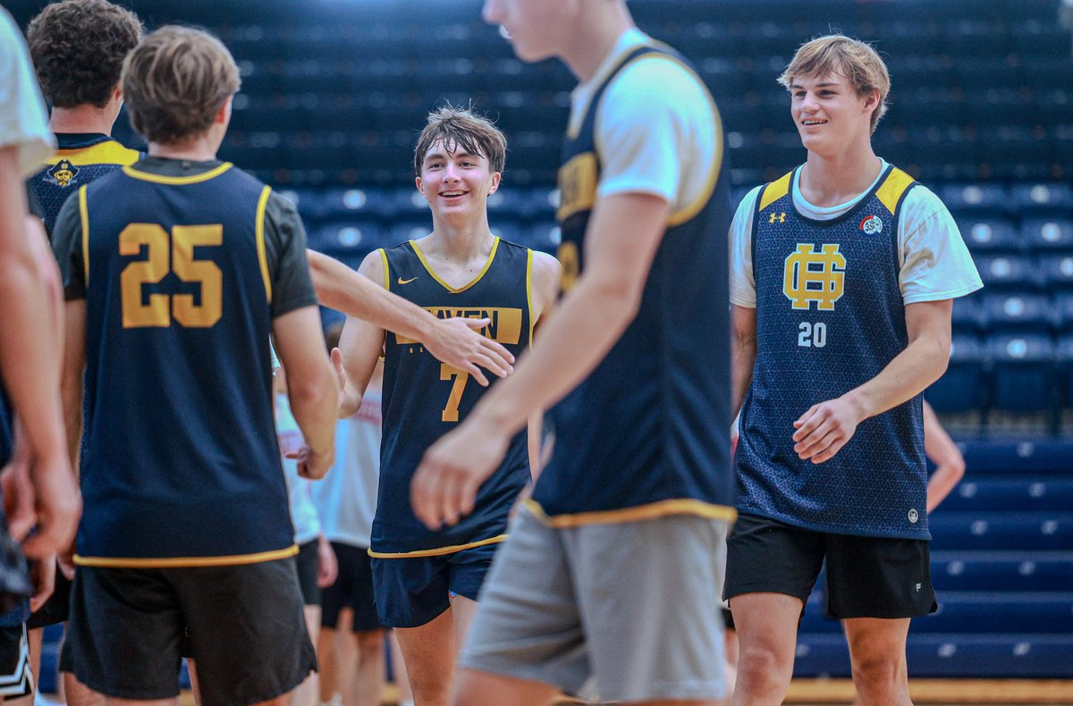 lenny_padilla's tweet image. Grand Haven boys basketball drove up to Traverse City this weekend and beat TC Central 83-71 on Friday and TC West 79-77 on Saturday.

Saturday leaders:
Will Plummer 23
Nolan Portenga 18
Harper Huntington 15