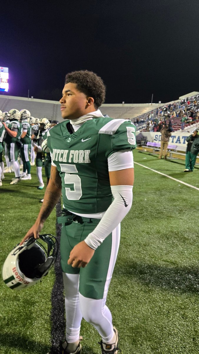 Lou Bezjak tweet media