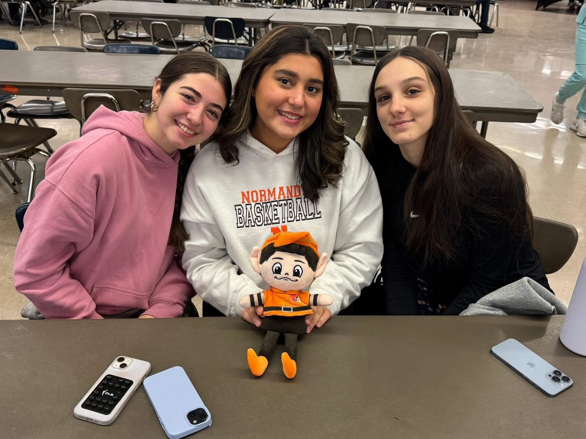 Normandy High School tweet media