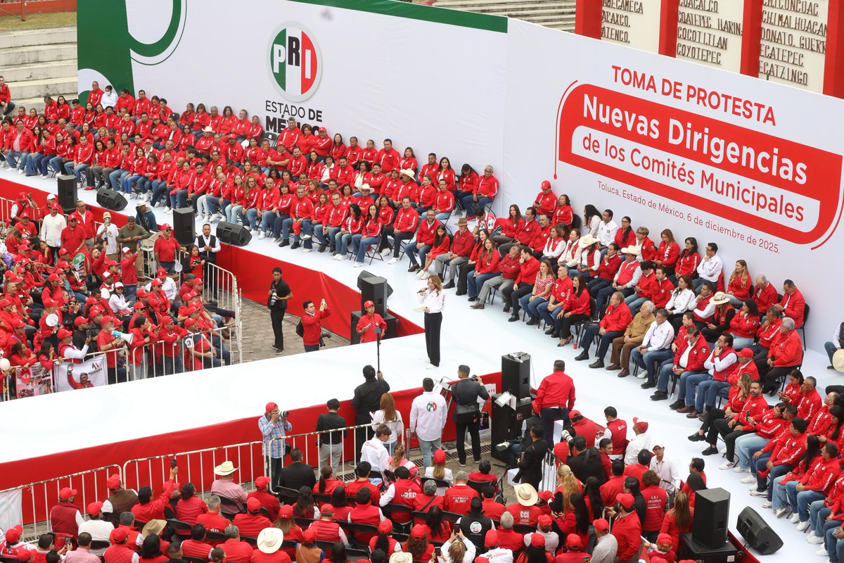 Hoy, en el Estado de México, nuestro Presidente Nacional, Sen. <a href="/alitomorenoc/">Alejandro Moreno</a>, habló con la fuerza de quien ha recorrido cada rincón de México.

Reconoció al priismo mexiquense por su lealtad y su constancia, por no dar un paso atrás ni en los momentos más duros.

Aquí no hay