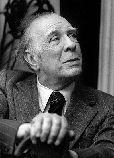 QuotesforGoal's tweet image. “Uno puede fingir muchas cosas, incluso la inteligencia. Lo que no se puede fingir es la felicidad”

Jorge Luis Borges