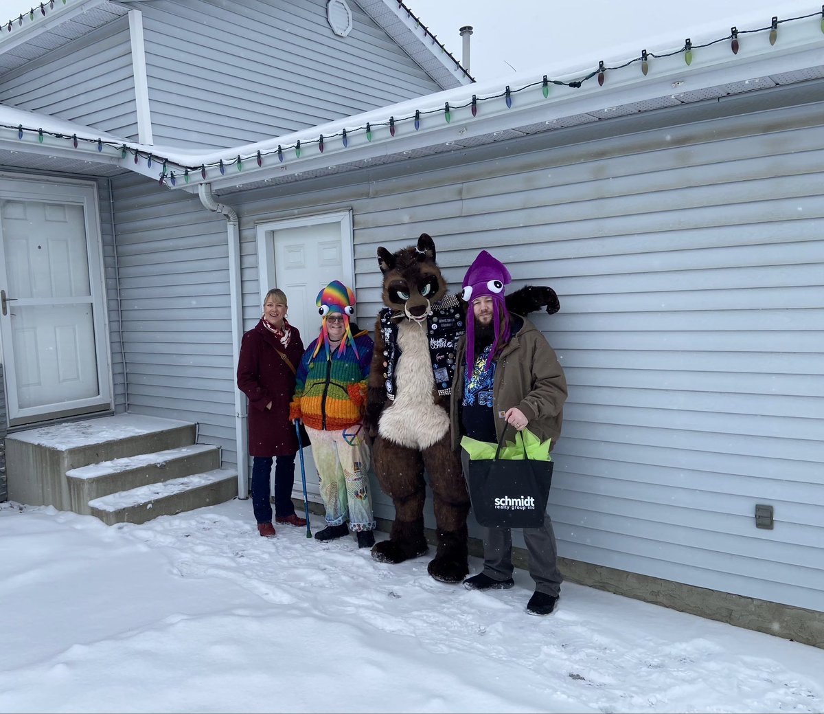 WHAT THE ACTUAL FUCK WE BOUGHT A HOUSE!

Tonight will be the last stream I have before it's pack up and move week, I hope to see you all there! 💜

Link in replies and bio!