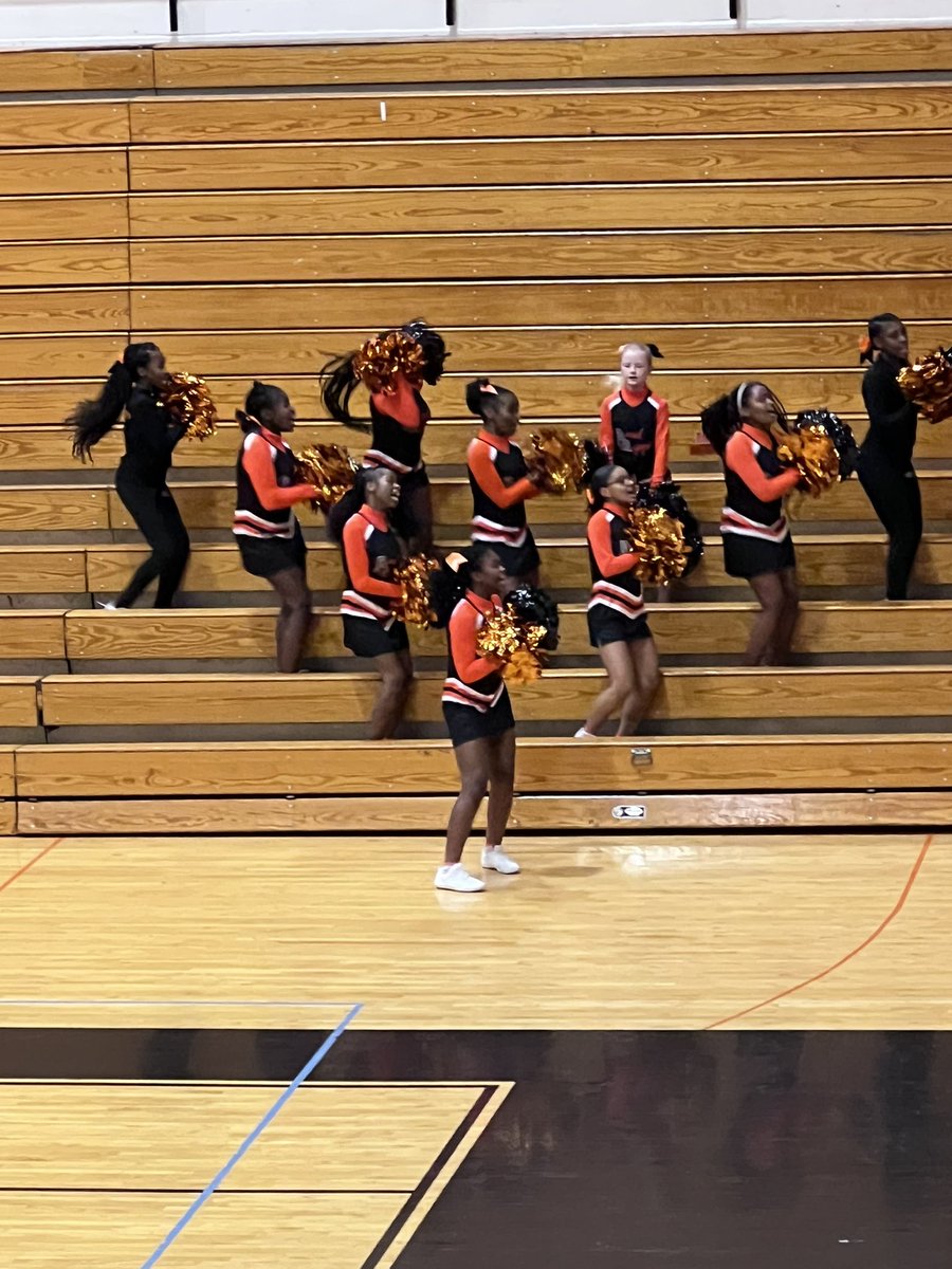 JeremyBaughAOSA's tweet photo. Our Cheer Squad is impressive this year!  Come out hear their spirit! 🧡🖤🧡🖤 @IPSSchools https://t.co/HgcH3FtcFT
