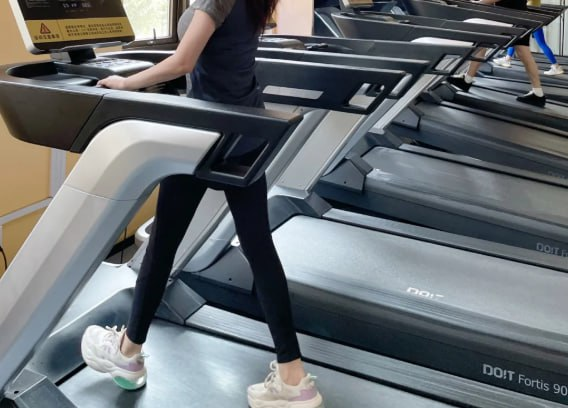 RENUKARANIJ's tweet image. Leg day never felt this good 🍑💪💦 #SquatGoals #LegDay #FitnessChicks #GymLife #BootyGains