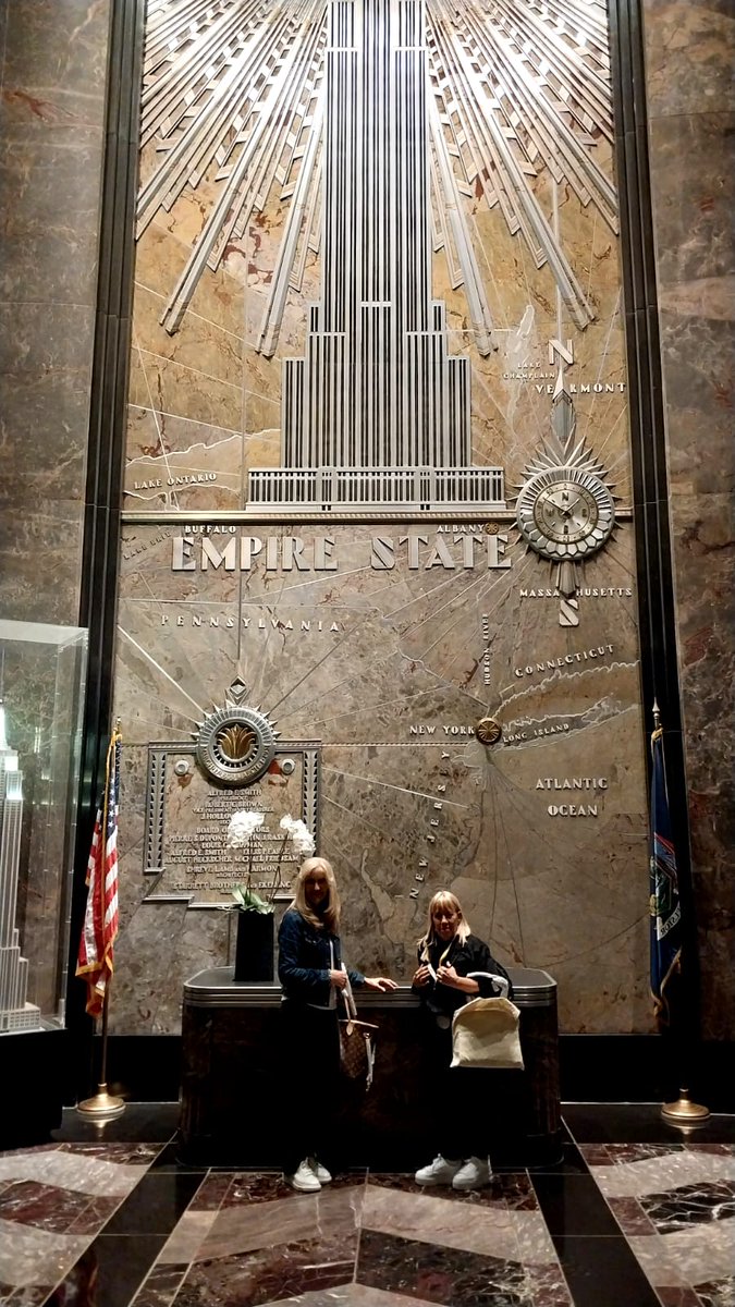 patrylescano's tweet image. Empire State. 🫶🦍