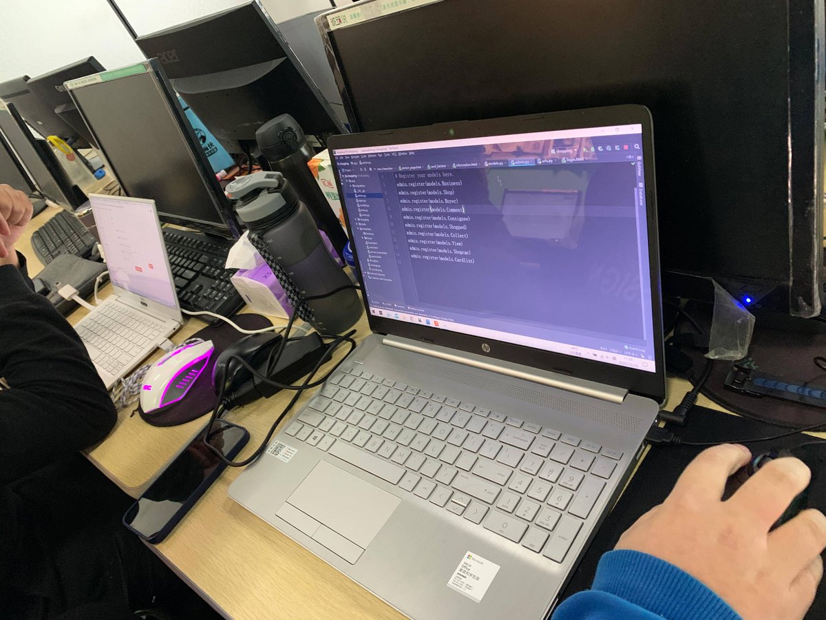 Dbiz1zl989wHJAr's tweet image. 今天啃完《Python数据分析》前3章，把Pandas基础操作（Series/DataFrame创建、索引、合并）练了20道题，最后用鸢尾花数据集做了个简单可视化～ 笔记里标了3个易错点（比如iloc和loc的区别），明天继续冲第4章！#学习打卡 #Python学习 #数据分析入门