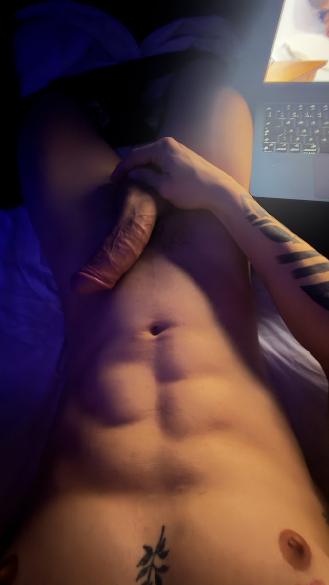 🔥🔥 horny #BIGDICK  

/ onlyfans.com/alefbertolassi