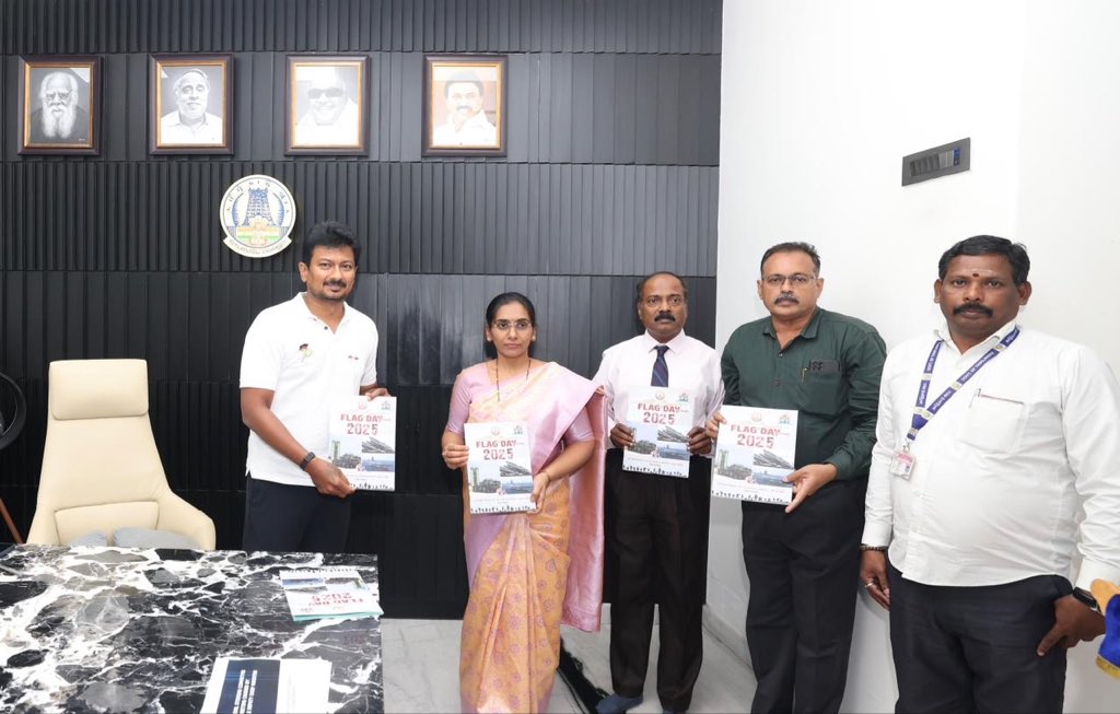 நமது நாட்டைப் பாதுகாக்கும் முப்படை வீரர்களின் வீரத்தைப் போற்றிடும் வகையிலும், போரில் தியாகம்புரிந்த வீரர்களுக்கும் அவர்களது குடும்பத்திற்கும் உதவிடும் வகையிலும், கொடி நாள் நிதிக்கான நன்கொடை அளித்தோம்.

நாட்டிற்குள் நாம் நல்வாழ்வு வாழ, தங்கள் உயிரையும் துச்சமென கருதி எல்லையைப்