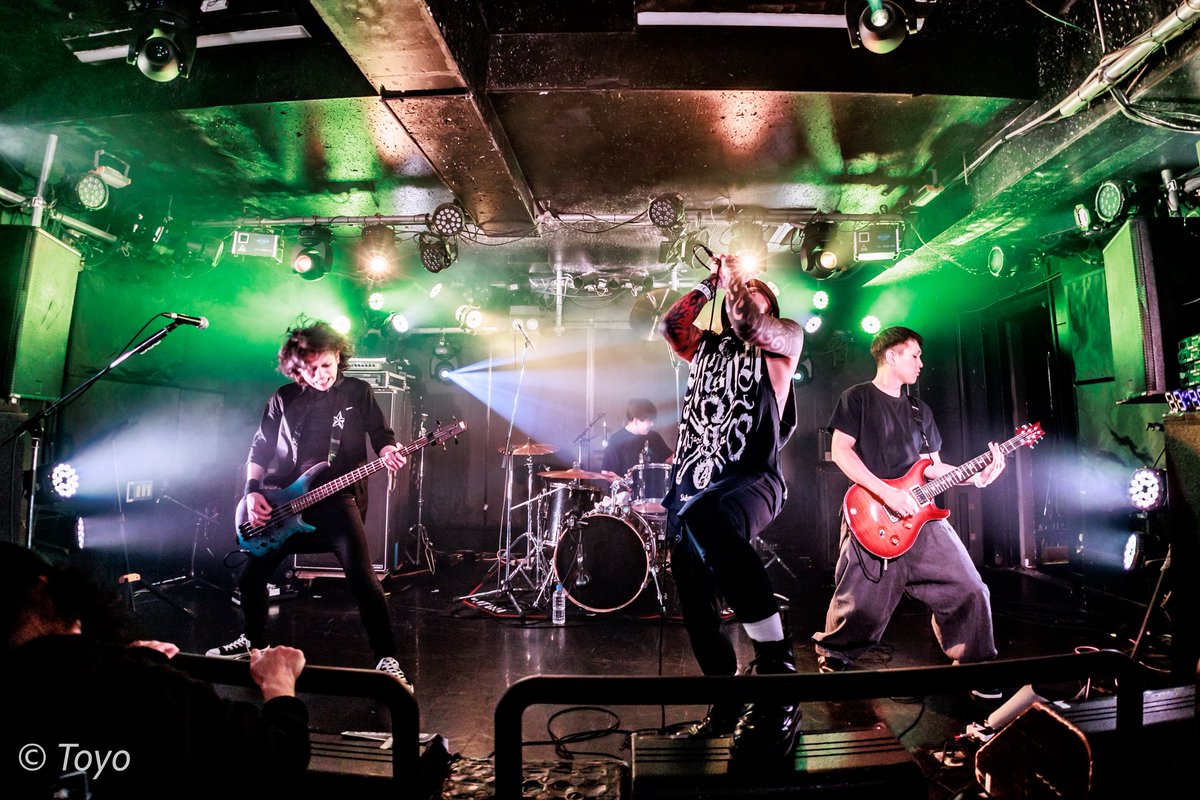 年内最後！遊びに来てくれた方、
ありがとうございました！
サポート🎸コータ！Thanxxx!!!!
誘ってくれたハルキくんにも感謝！
---------------------------------------
MELLCAMP.× Shinjuku club SCIENCE
presents『CAMPFIRE 2025』
---------------------------------------
photo by <a href="/maruto71/">Toyo</a>