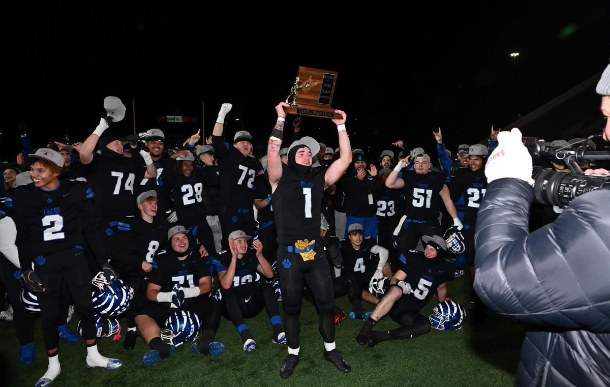 PSHSTigersFball's tweet image. Your 2025 WV AAA State Champs 
#NoBCD #PTownTough