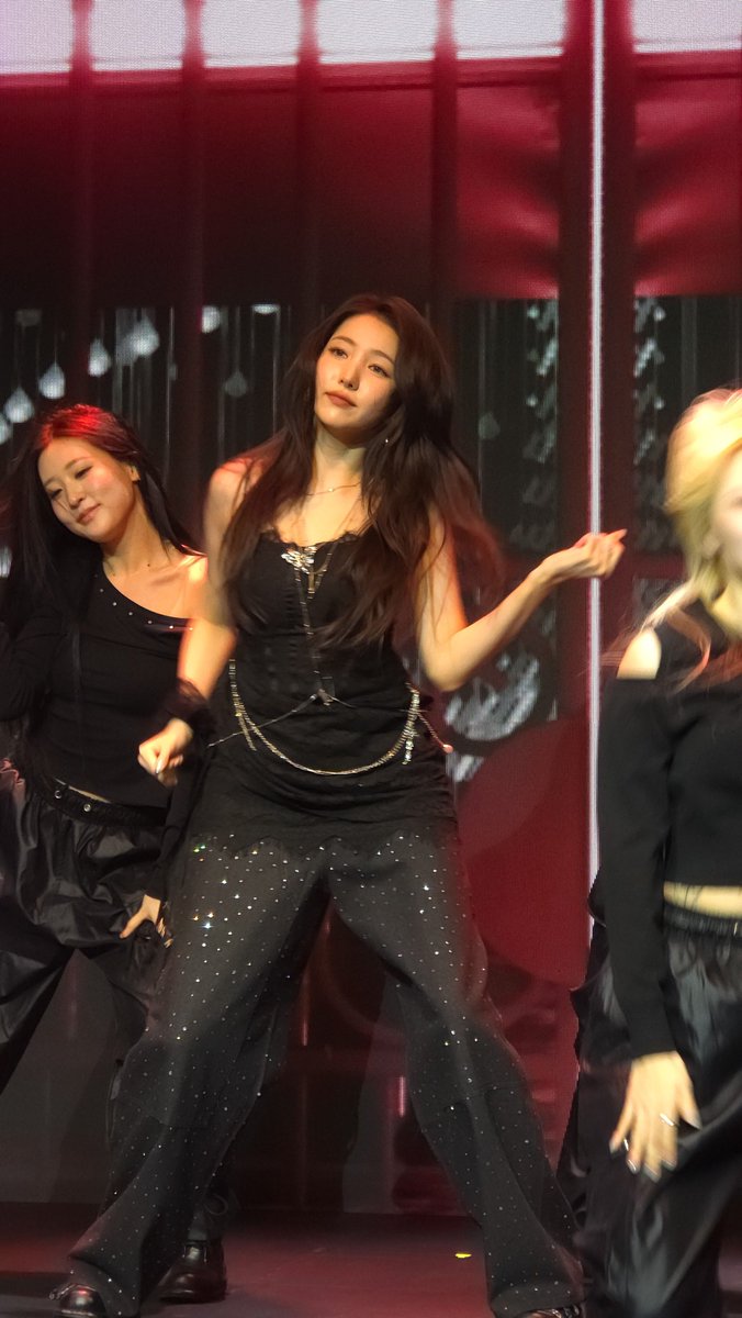 rengkkyu's tweet image. 251207 소원 팬미팅 1회차 2025 KIM SO WON FANMEETING [韶情]

Dance cover 세로캠

#여자친구 #GFRIEND #소원 #김소원 #김소정 #SOWON #KIMSOWON #HAPPY_SOWON_DAY