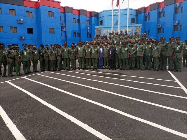 NigeriaStories's tweet photo. BREAKING NEWS: The Nigerian 🇳🇬Army has indefinitely suspended all statutory and voluntary retirements for specific categories of officers, in response to the nationwide security emergency declared by President Tinubu. https://t.co/0Qv0yLrLOS