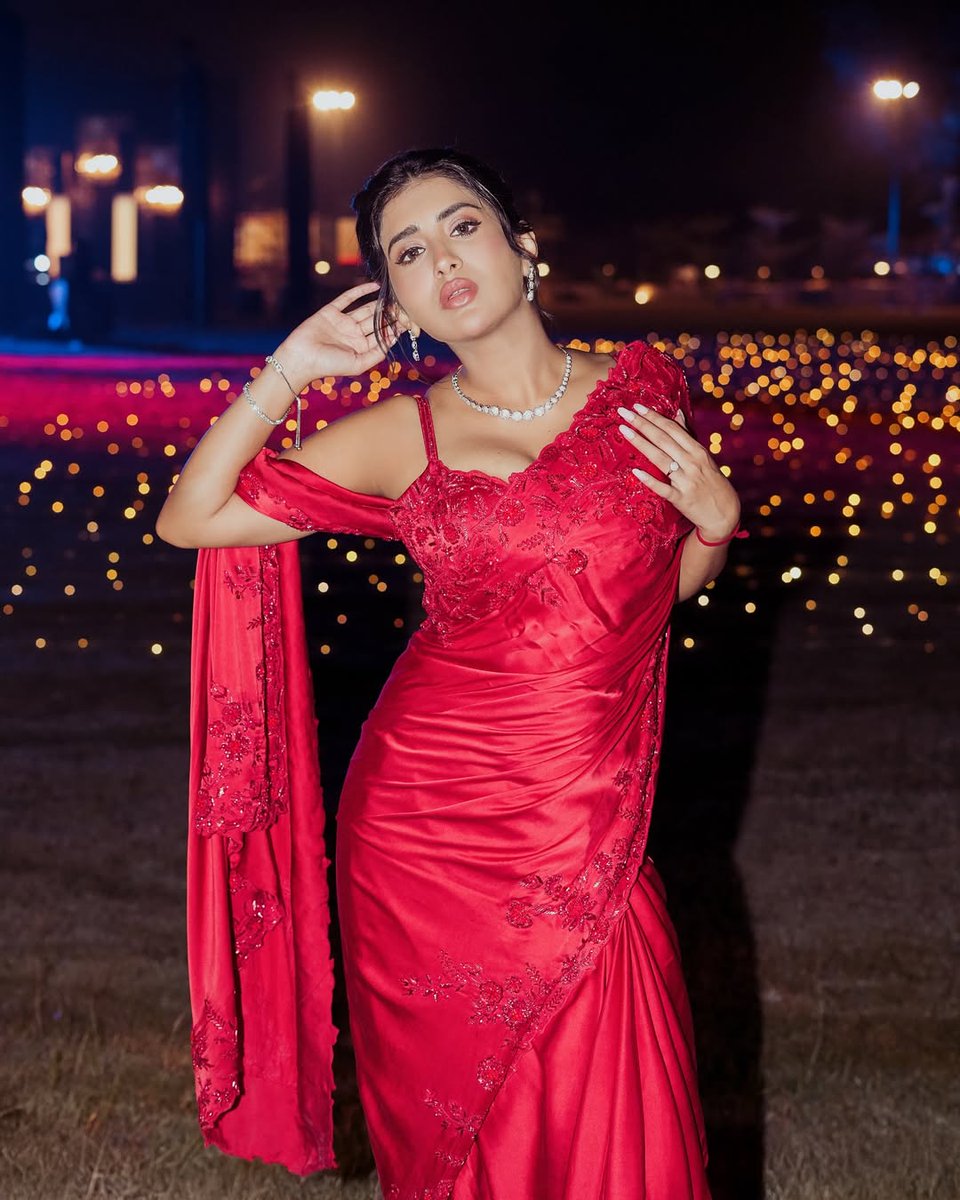 Actress And Model tweet media