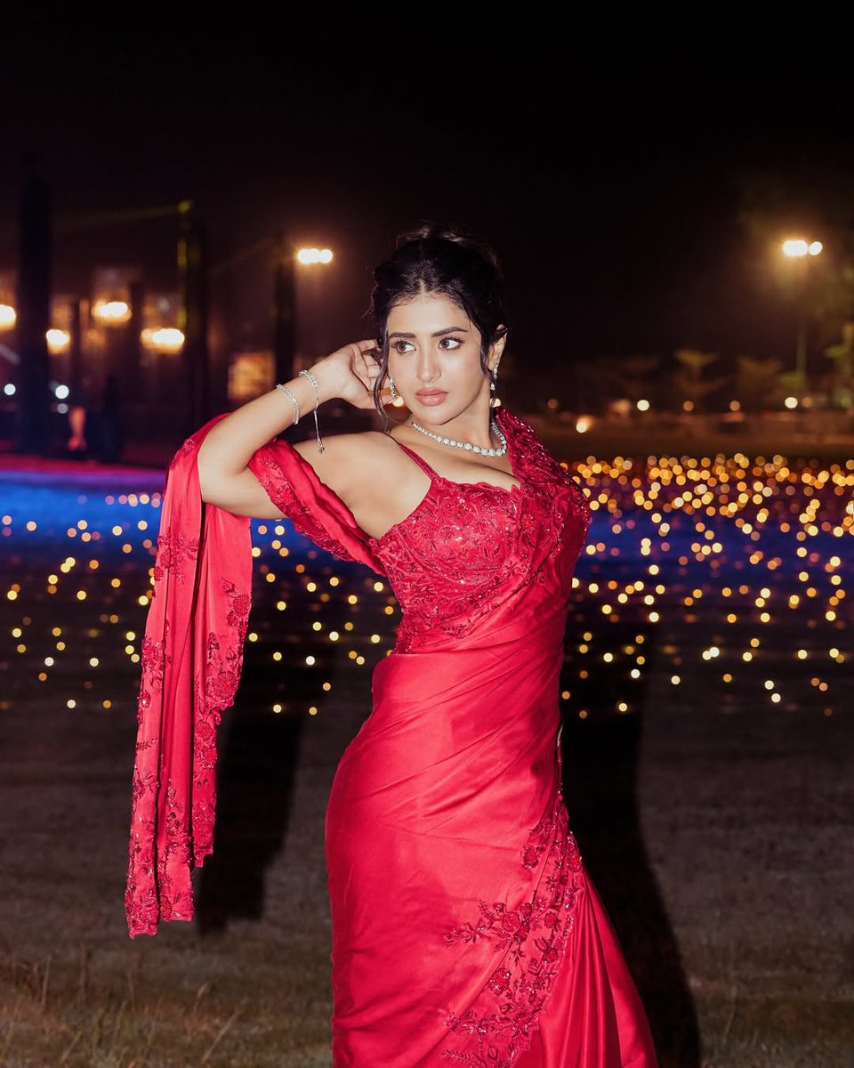 Actress And Model tweet media